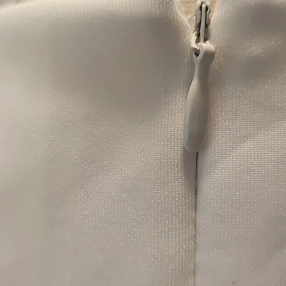 Calvin Klein Green, Cream and Black Slimming Pencil Dress, Size 4. - Picture 7 of 11